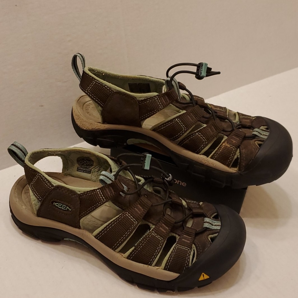 Keen sandals women's shoes size 9